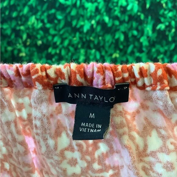 🌸 Ann Taylor Square Neck Flutter Sleeve Top – Size Medium - Picture 4 of 5